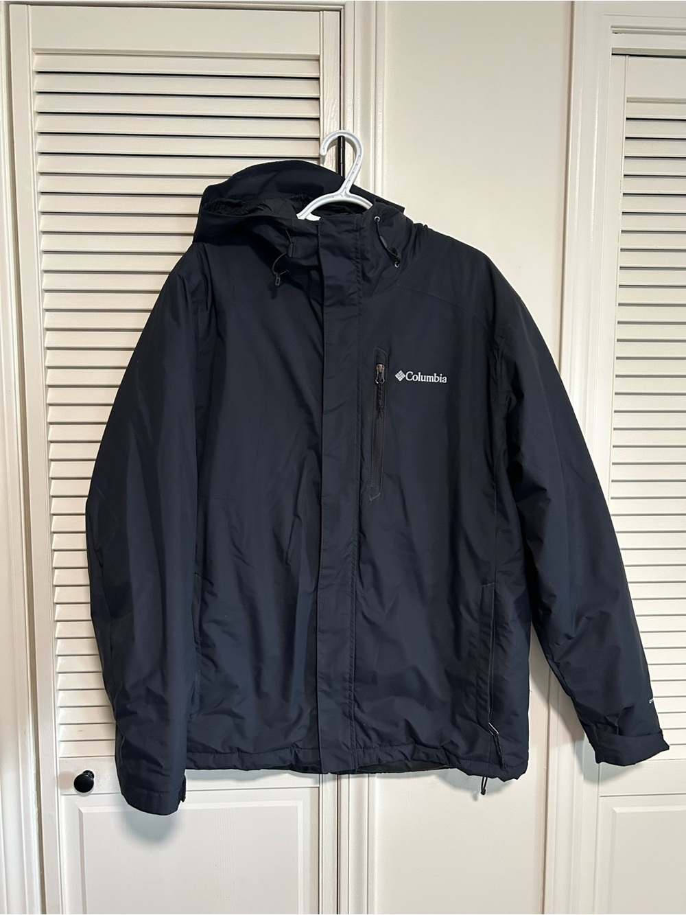 Columbia Men's Black Hooded Rain Jacket